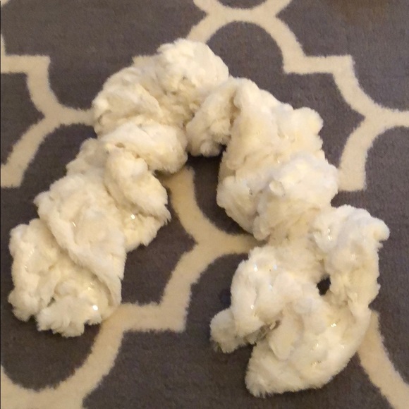 Super soft brand new kid scarf - Picture 2 of 2